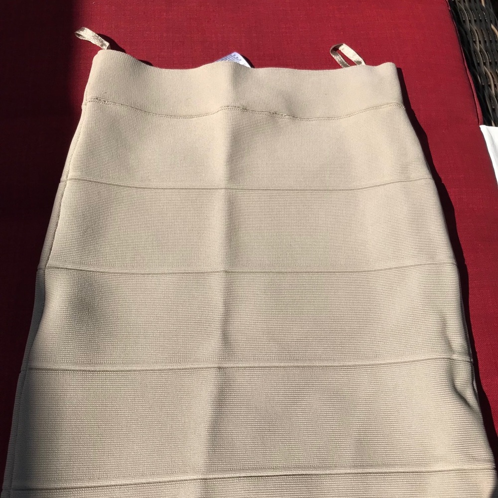 BCBG Beige a line skirt